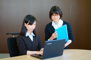 情報システム部